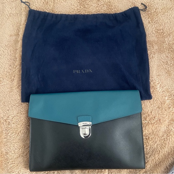 Prada - Picture 13 of 13